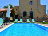 Skandalis Apartments 3*