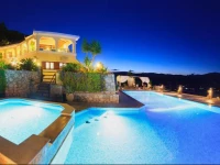 Villa Akros and Apartments