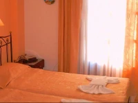 Sunset Studios & Apartments