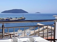 Oasis Deluxe Apartments