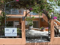 Poseidon Studios & Apartments