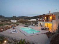 Villa Parasporos