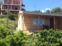 Takis & Eirini Family Apartments