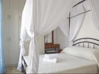 Loukas and Emma Family Houses