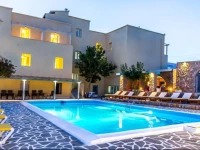 Zorbas Hotel Santorini