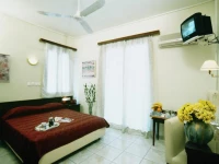 Triton Hotel Piraeus