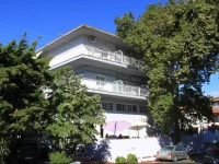 Galanis Studios and Apartments