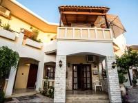 Erato Hotel Apartments 2*