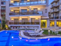 Leonidas Hotel & Apartments