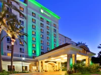 Holiday Inn Anaheim Resort 3*