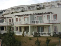 Lakeside Gardens Apartment