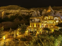 Spelunca Cave Suites