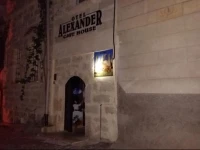 Alexander Cave House