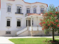 The Luggage Hostel & Suites