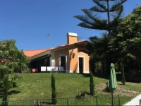 Refuge Holiday Homes / Villa with Ocean View