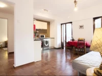 Calm, Central, Adventurous Flat