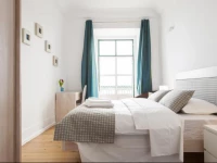 Downtown River Views Apartment | RentExperience