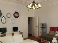 Grapes & Bites - Hostel and Wines