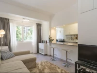 Lovely & Modern in the Center