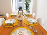 Sunny and Groovy Chiado