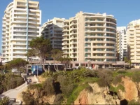 Coral da Rocha Varandas do Sol / Acropole