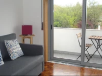 Cozi Flat With Balcony