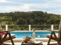 Beachouse - Surf, Bed & Breakfast