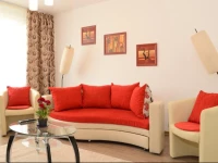 Cosy Red Apartment