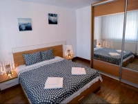 White Apartment Universitate