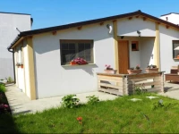 Casuta de la malul marii