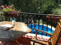 Club Topaz Apartments