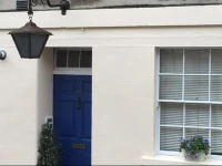 Central Georgian garden apartment