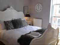 Burlington Beach Apartment