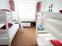 Seadragon Backpackers