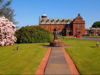 Holiday Inn Dumfries 4*