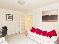 Alba Apartments- Gentles Entry