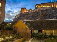 Castle view&Grassmarket studio flat with Luxury bathroom