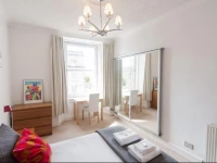 Charming City Center Apartment