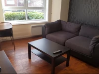 Apartment North Woodside Road