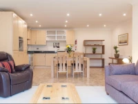 Camstay Longworth Avenue