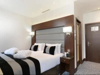 Park Grand Paddington Court