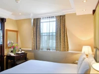 Shaftesbury Hyde Park International