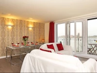 Exclusive Riverview Apartment