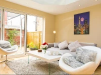 Lovely Parfrey Street Apartment