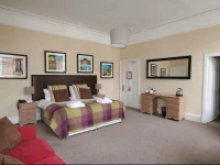 No.12 Quality Street