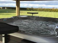 Hawkswood House and The Roundel