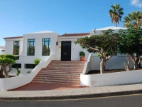 100 Island Village Julia