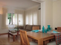 Classbedroom Apartments III