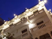 Click&Flat Seneca Suites