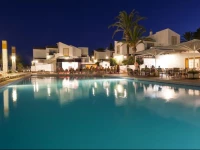 Apartamentos Roc Lago Park